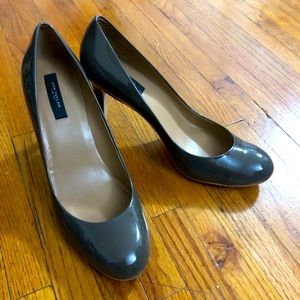 Ann Taylor WOMENS Perfect Pump in Patent size 10